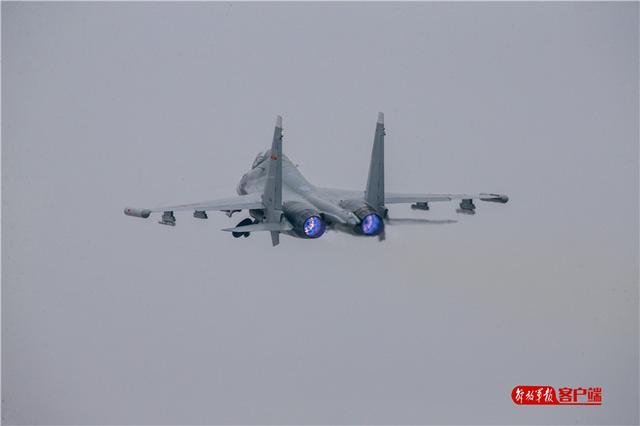 「中国军网」开训就对抗，升空即战斗！这场年度首飞“火药味”十足