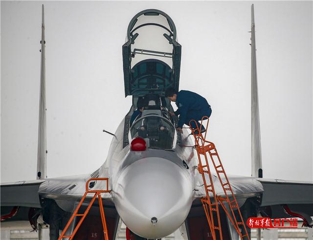 「中国军网」开训就对抗，升空即战斗！这场年度首飞“火药味”十足