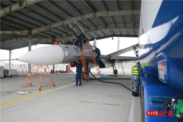 「中国军网」开训就对抗，升空即战斗！这场年度首飞“火药味”十足