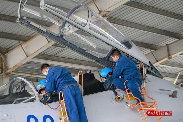 「中国军网」开训就对抗，升空即战斗！这场年度首飞“火药味”十足