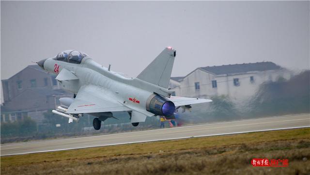 「中国军网」开训就对抗，升空即战斗！这场年度首飞“火药味”十足