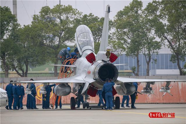 「中国军网」开训就对抗，升空即战斗！这场年度首飞“火药味”十足