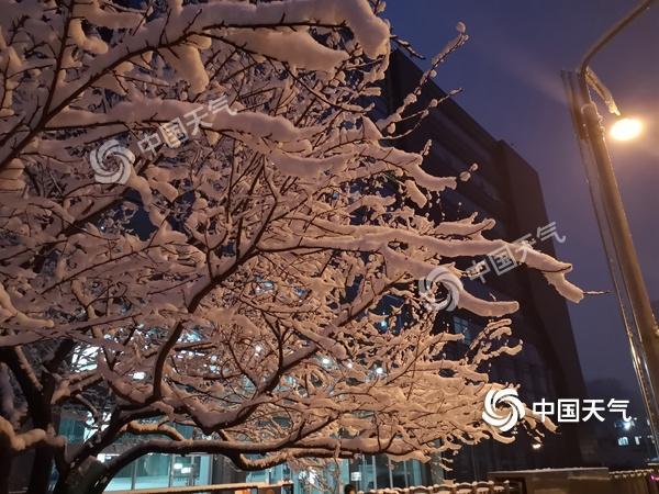 中国天气网：北京迎来2020首场雪 周一早高峰出行受影响