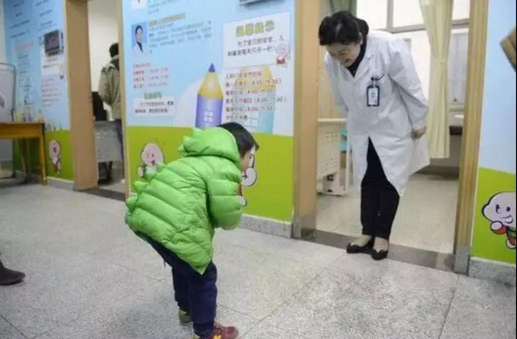 「央视新闻客户端」“天使”在人间 你们在身边从未走远