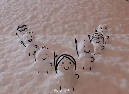 「央视新闻」要问哪里的雪下得那么认真那么深？答曰：微博和朋友圈呀！