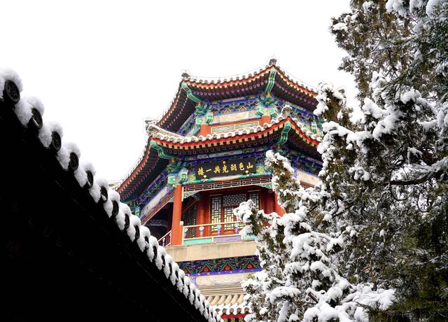 人民网：雪后颐和园美如画