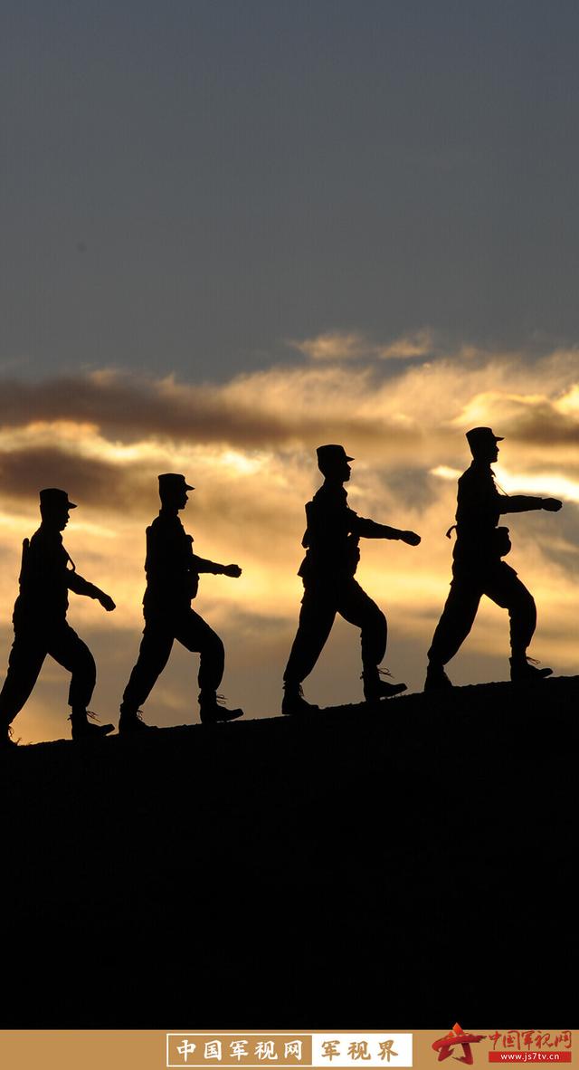 中国军视网■「军视界」震撼！来看“导弹发射先锋营”的光与影