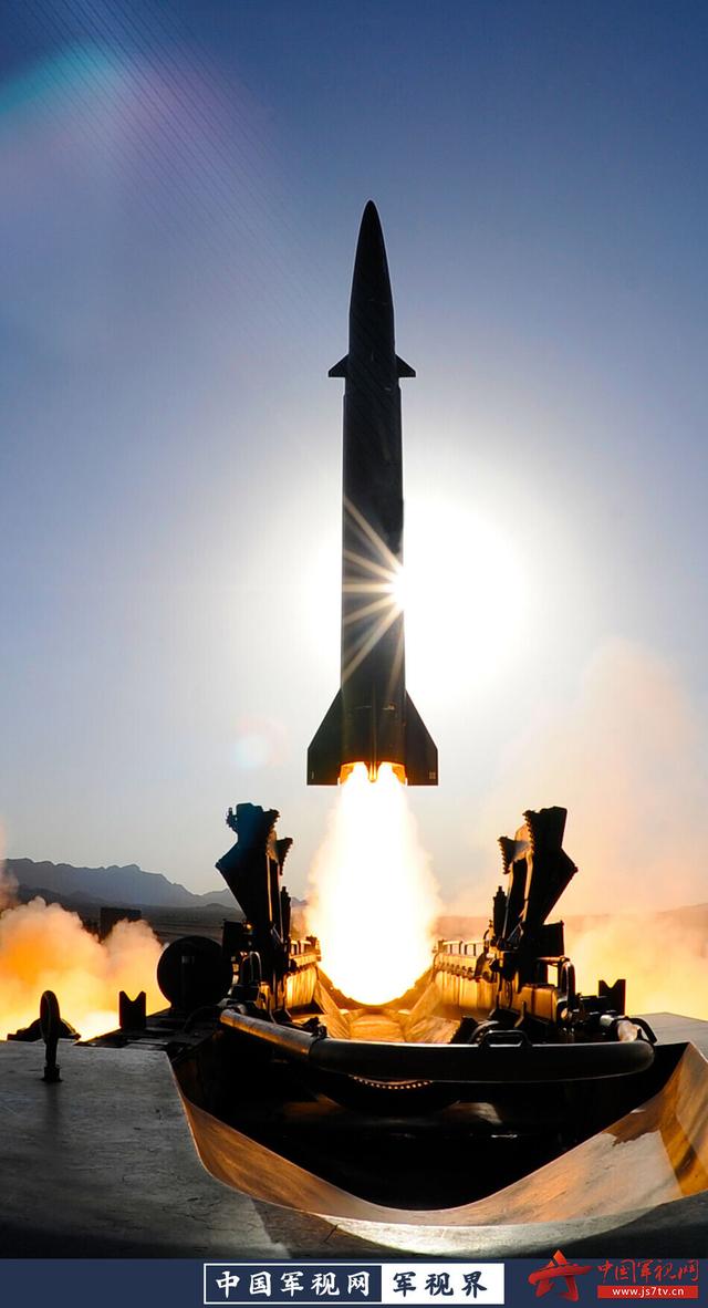 中国军视网■「军视界」震撼！来看“导弹发射先锋营”的光与影