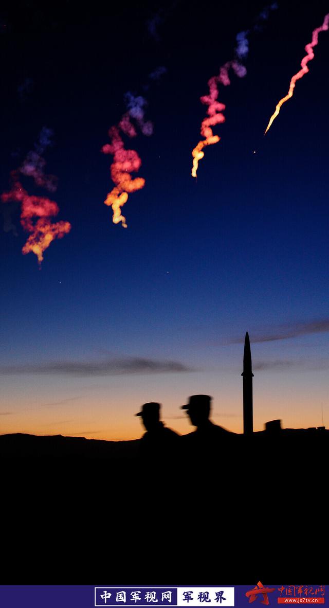 中国军视网■「军视界」震撼！来看“导弹发射先锋营”的光与影