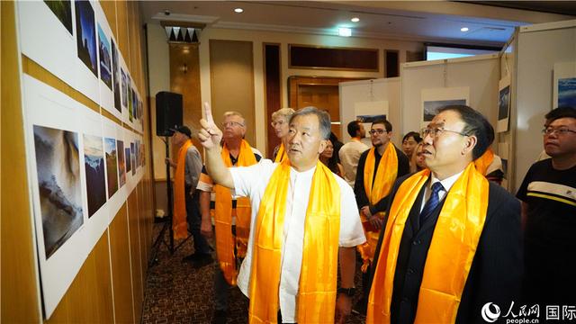 [人民网]中国青海民族文化艺术展在南非拉开序幕