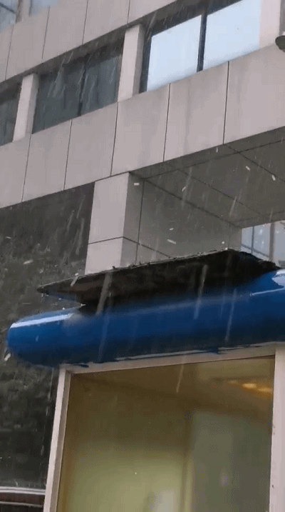 [贵州日报]暴雨、冰雹、彩虹、火烧云……今天，贵阳天气刷屏朋友圈