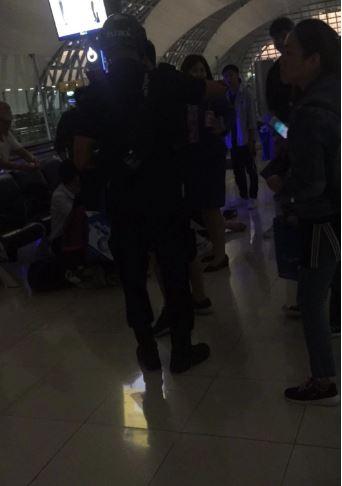 「南方都市报」泰国机场广东游客突发癫痫，广州脑科医生现场紧急施救