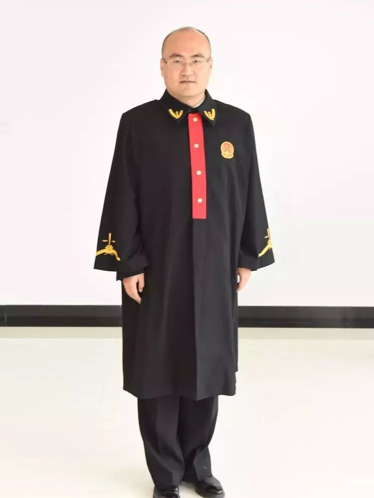 最高人民法院行政审判庭法官,毕业于中国人民大学法学院,中国社会科学