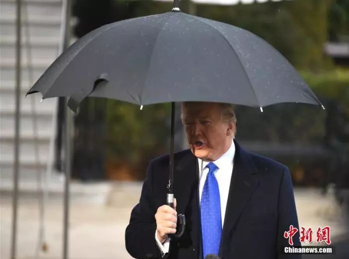 #中国新闻社#特朗普为何一夜之间“收手”？