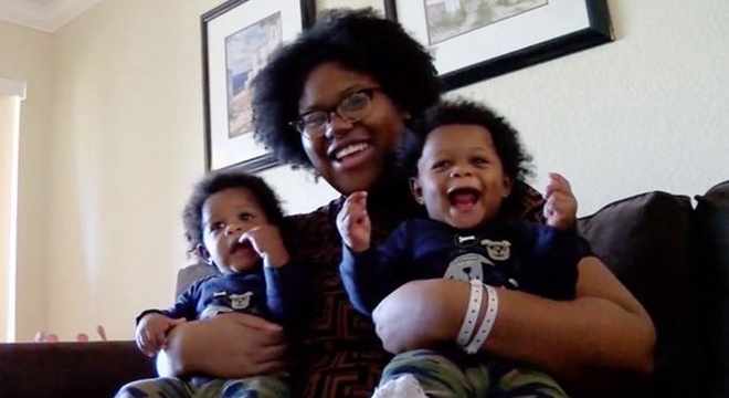 「中国青年网」美国妈妈一年内诞下两对双胞胎 暖心陌生人主动提供经济援助