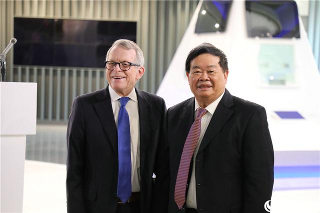 [人民网]美国俄亥俄州表彰福耀促进中美合作