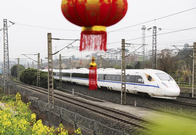 【北京日报客户端】2020年春运1月10日开启，售票系统优先为老人配售下铺票