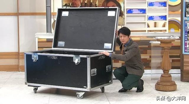 大洋网■藏大提琴箱内逃离日本？日产前董事长戈恩笑了笑