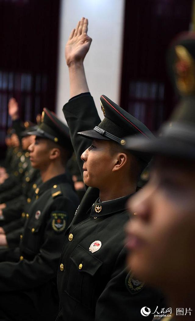 「人民网」风雪送医到军营