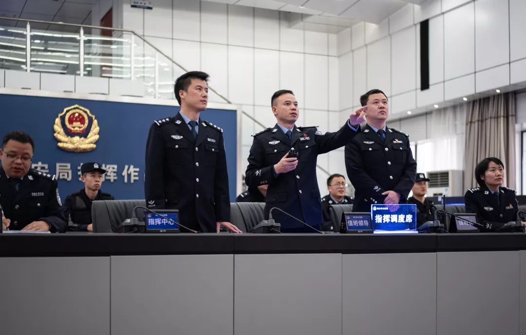 一线传真利川公安110不忘初心护平安