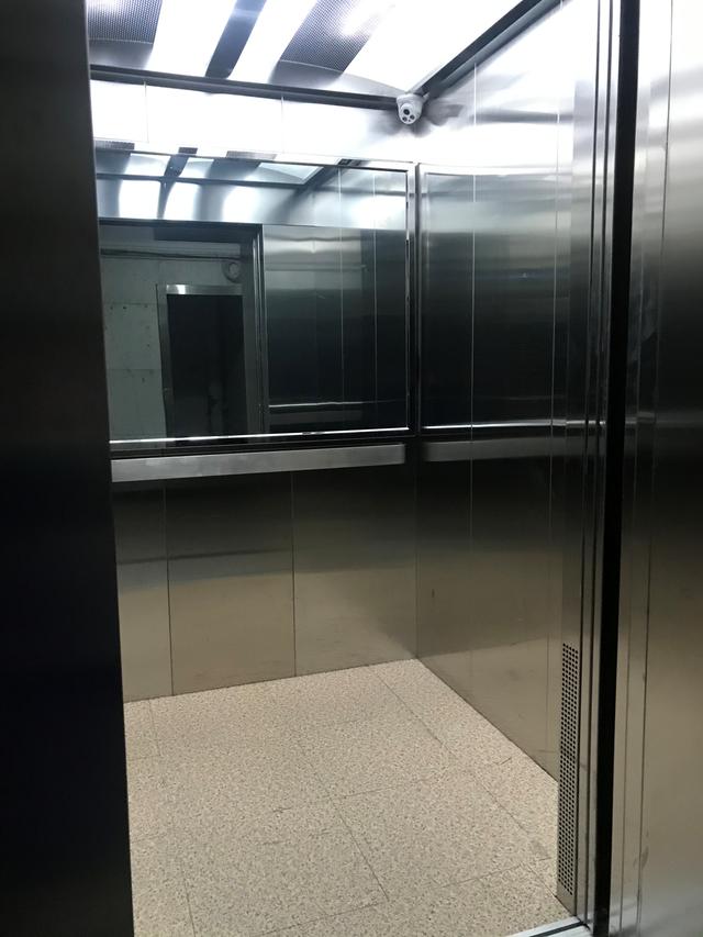 北京日报客户端：电梯换新，香河园这个小区的居民上下楼更放心