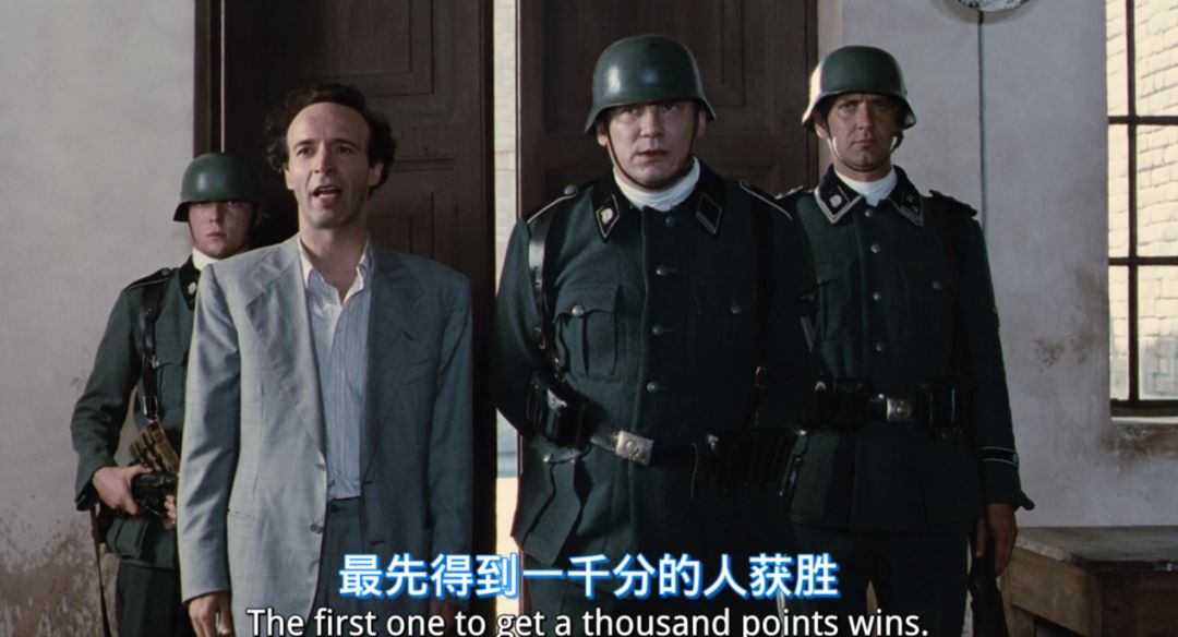文汇报@《美丽人生》重映看哭无数人：哪有那么多岁月静好？不过是父母暗自扛下了一切