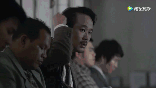 文汇报@《美丽人生》重映看哭无数人：哪有那么多岁月静好？不过是父母暗自扛下了一切