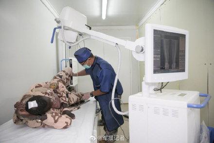 「中国军网」中国第7批赴马里维和医疗分队紧急救治遇袭批量伤员