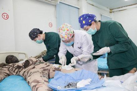 「中国军网」中国第7批赴马里维和医疗分队紧急救治遇袭批量伤员