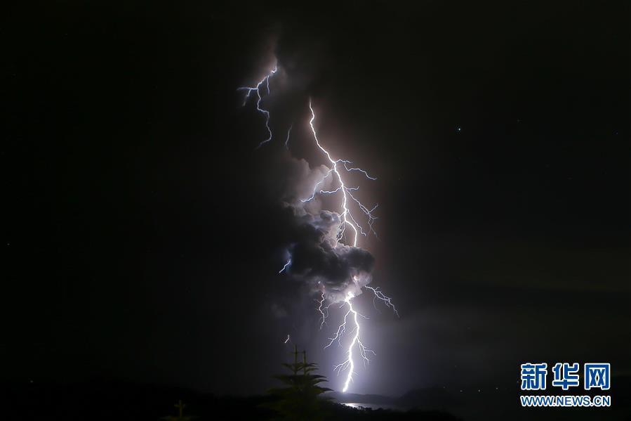 新华网■火山·闪电
