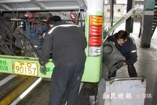 「新民网」他们为踏上归途的人们保驾护航
