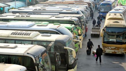 上观新闻：大巴勾结“黑”服务区宰客乱象管不了？海霞：谁说管不了就该管管谁