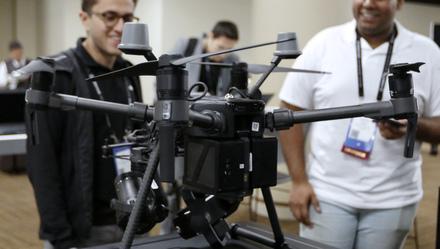 「上观新闻」因担心中国科技，美国拟停飞千架无人机