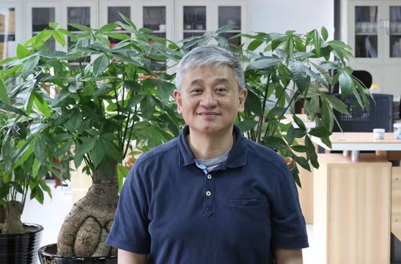 环球网：听听，他们并没有对两岸及未来失去信心。