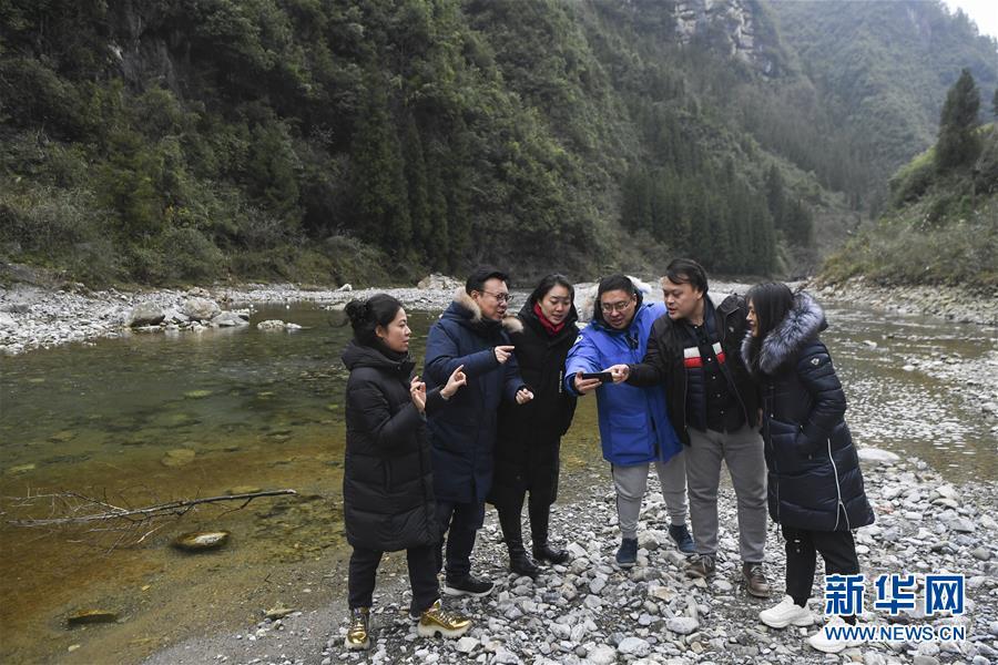 「新华网」歌唱家下基层：用心播撒欢乐与温暖