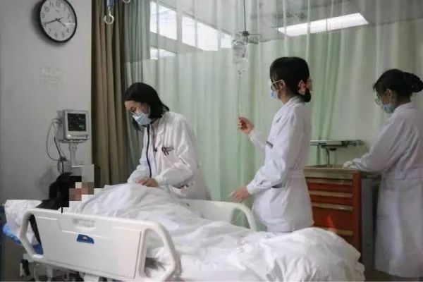 【南国早报】“头孢送酒，说走就走！”最近不少人差点因此丢了命