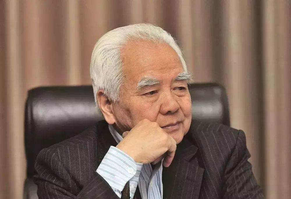 高铭暄"人民教育家",刑法学泰斗新中国成立70周年前夕,在人民大会堂