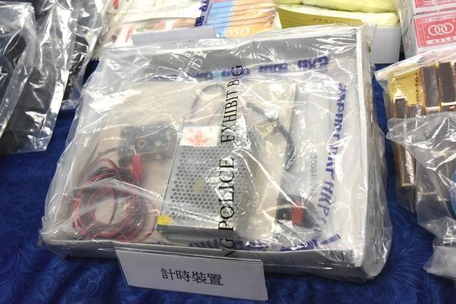 「澎湃新闻」香港有记录以来首次搜出“水喉通土制炸弹”，警方已拘10人