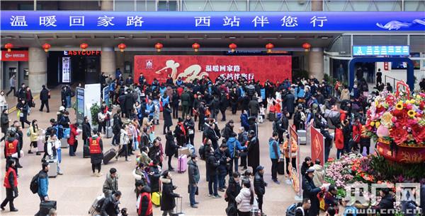 央广网■福至春运 | 过年了，我们帮你拍张全家福
