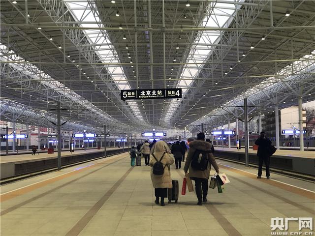 「央广网」京张高铁开通半月首迎春运：又上新了这些“黑科技”