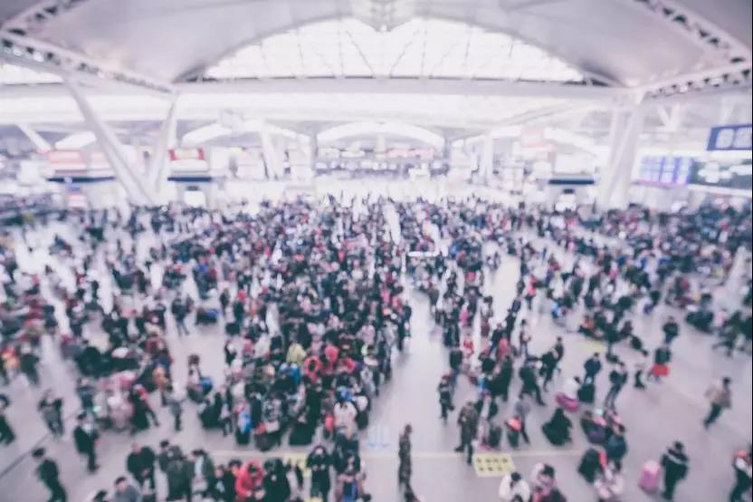 「文汇报」压力山大的春运又来了，为何不加开夜间高铁？