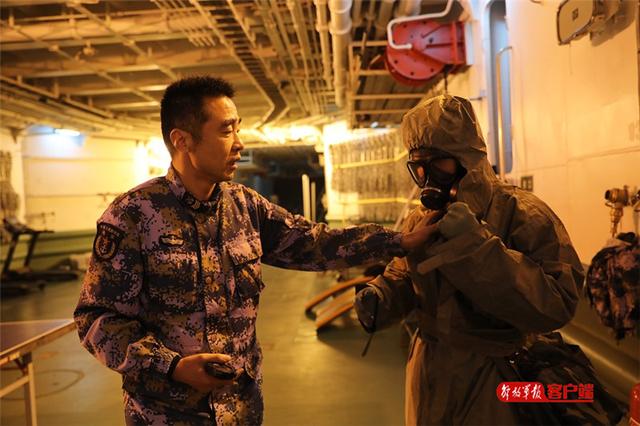 中国军网：向战而行！东部战区海军某登陆舰大队组织新年度首次海上训练