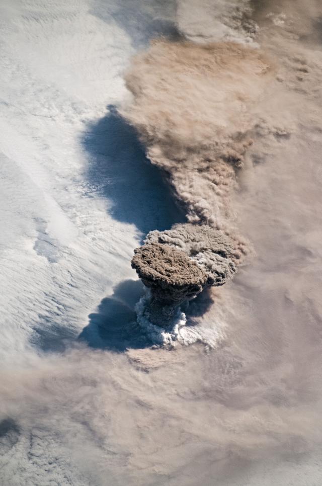 澎湃新闻：8亿人住在活火山旁，为什么人类不远离它们？