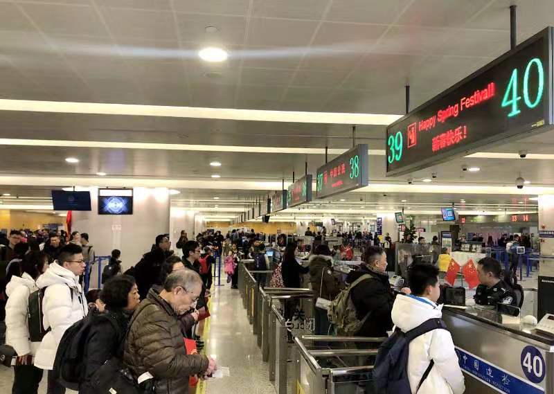 「文汇报」日均11万+！春运首周，浦东机场口岸频现出入境客流高峰……