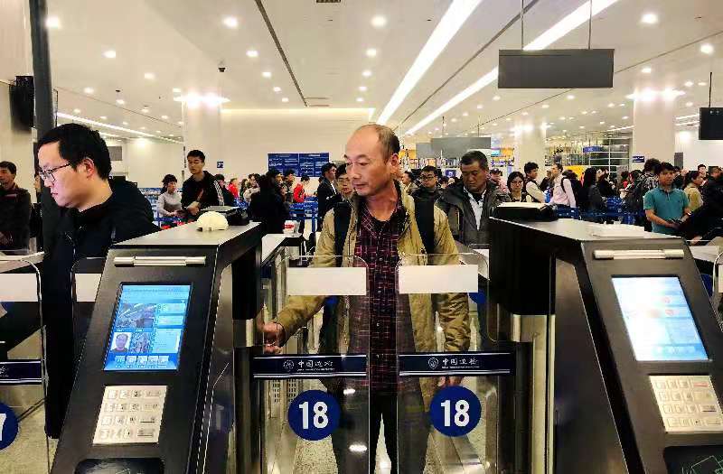 「文汇报」日均11万+！春运首周，浦东机场口岸频现出入境客流高峰……