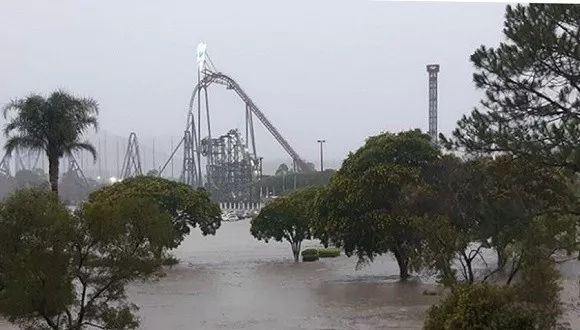 [界面]山火未灭，澳大利亚东部又遭“百年一遇”暴雨