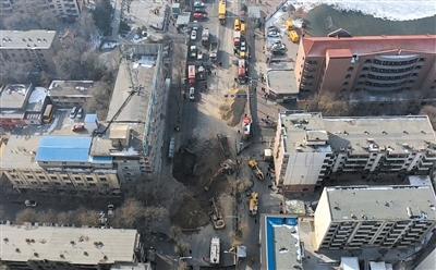 「新京报」西宁道路塌陷揭开城市“地下伤疤”