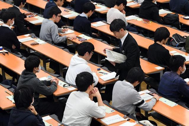 【海外网】海外网评：日本高考改革遇阻，暴露“一亿总中流”的破灭
