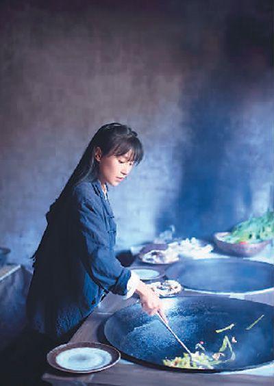 [人民网]专访李子柒：分享我的生活 恰好你也喜欢