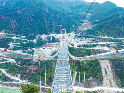 #人民网#飞跨虎跳峡